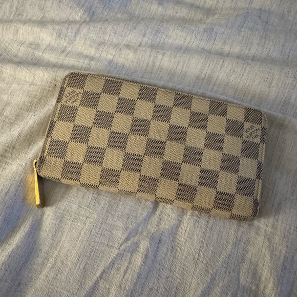 Louis Vuitton Handbags - Louis Vuitton Damier Azu Zippy Wallet